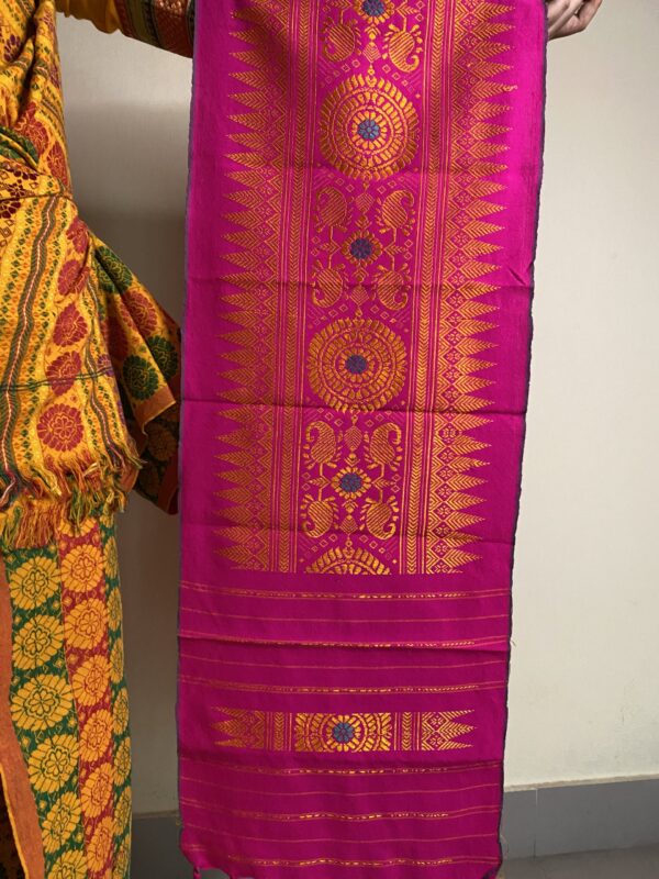 Pink Aronai with Yellow Agor